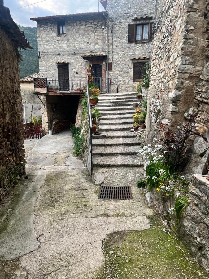 Appartamento A Valle San Martino Di 스폴레토 외부 사진