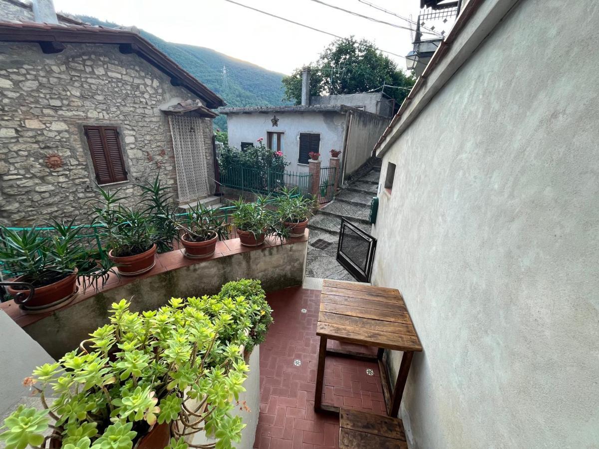 Appartamento A Valle San Martino Di 스폴레토 외부 사진